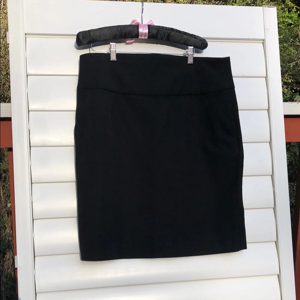 Banana Republic NWT Classic Black Women's Skirt